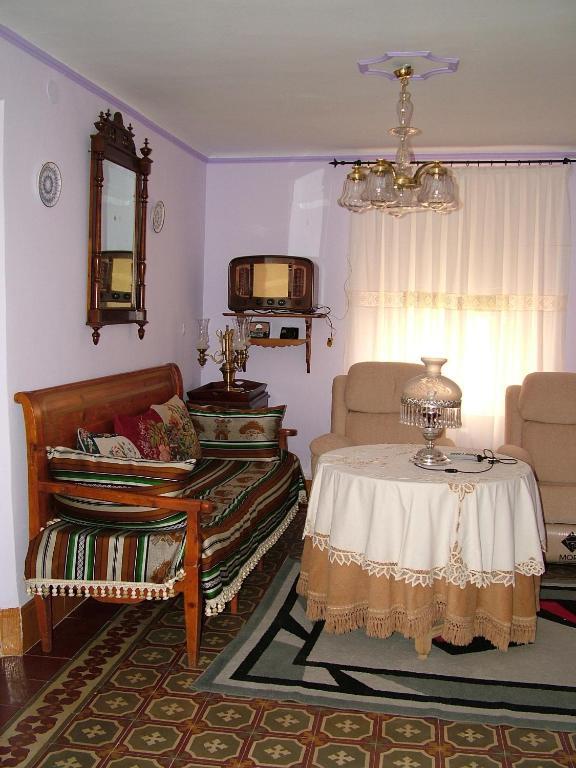 Senorio De Monterruiz Guest House Casas de Santa Cruz Exterior photo